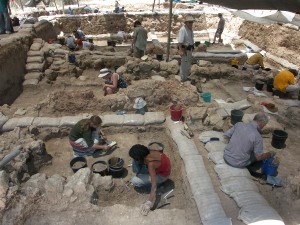 Views of the excavations at Tell es-Safi/Gath, courtesy of Aren M. Maeir. 