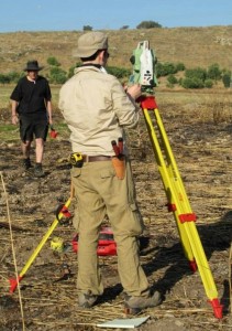 Jezreel Expedition team member Nate Biondi sports a rare double-trowel-in-single-trowel holster look. 