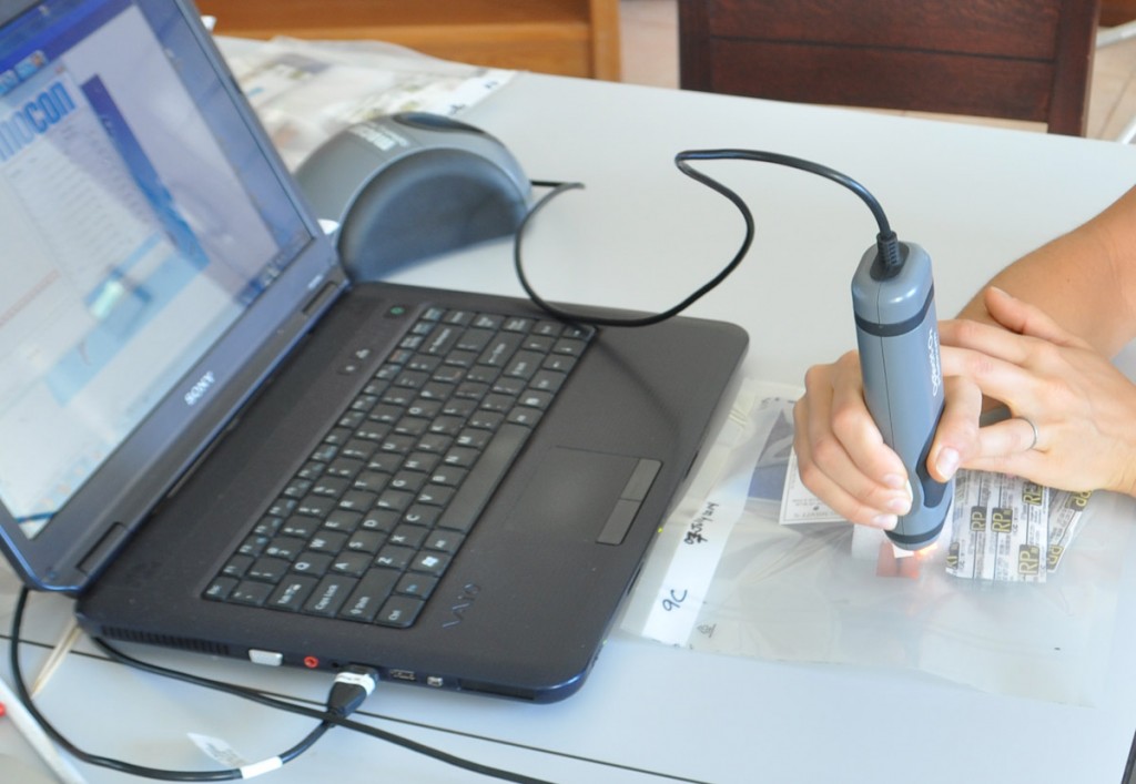 Figure 4) Monitoring the oxygen content in RPSystem Escal bags with the OpTech-O2 Platinum analyzer © Middle Eastern Culture Center in Japan.